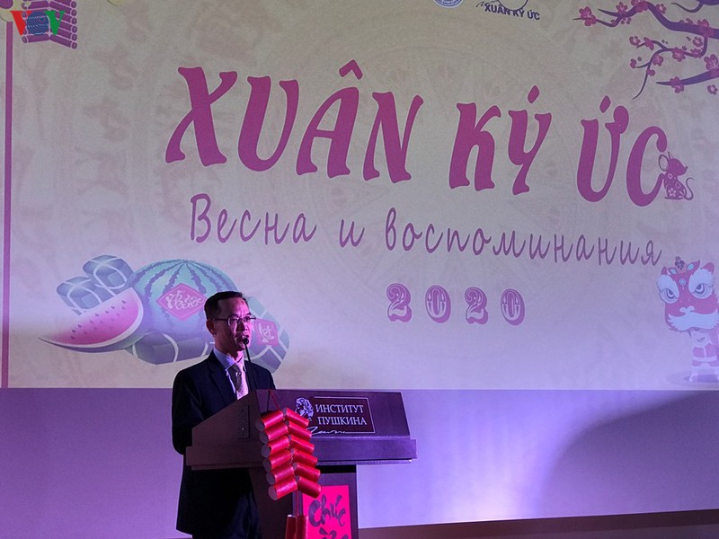 sinh vien viet nam tai nga chung vui don tet co truyen hinh 4