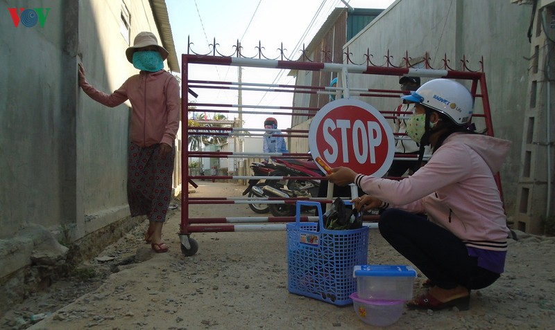 ninh thuan dam bao luong thuc cho nguoi dan thon van lam bi cach ly hinh 2