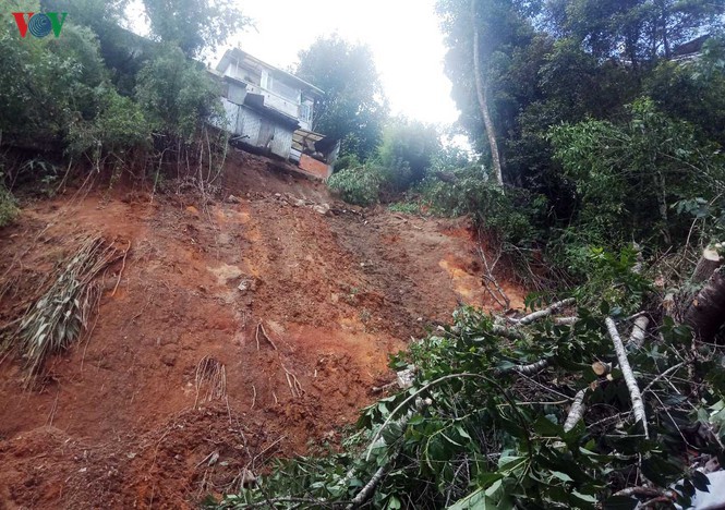da lat sat bo ta luy cao 20m di doi khan cap 3 ho dan hinh 2