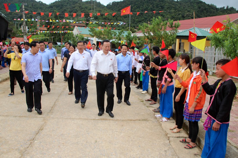 pho chu tich quoc hoi phung quoc hien tiep xuc cu tri tai xa ta tong hinh 1