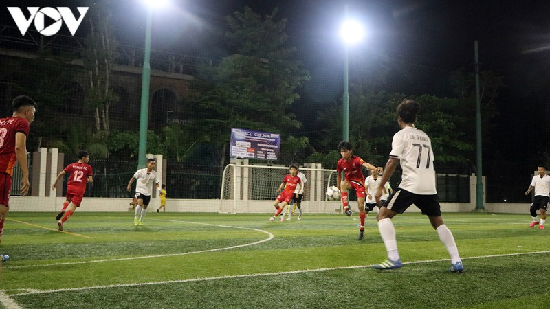 giai bong da cac doanh nghiep viet nam tai campuchia chao mung quoc khanh hinh 2