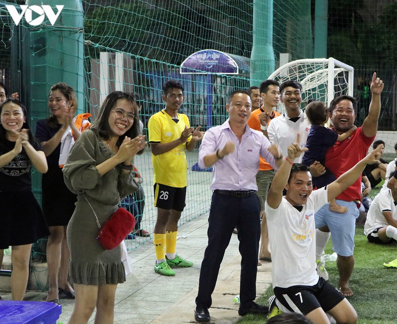 giai bong da cac doanh nghiep viet nam tai campuchia chao mung quoc khanh hinh 3