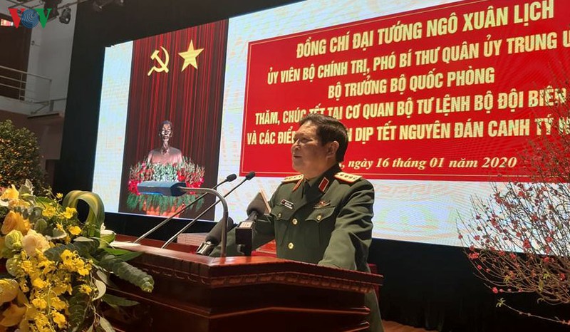 bo truong ngo xuan lich chuc tet bo tu lenh bo doi bien phong hinh 1