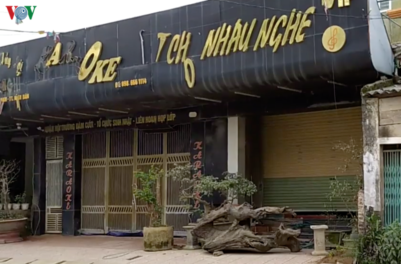 khoi to vu danh bac trong quan karaoke voi 101 nguoi bi bat hinh 1