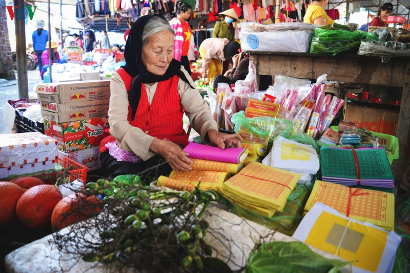 cho que ngay cuoi nam ben dong bach dang giang hinh 4