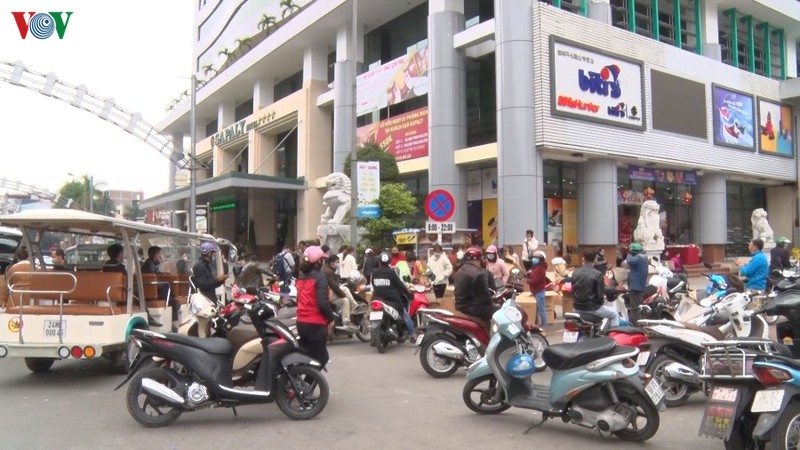 nguoi dan trung quoc do xo sang tinh lao cai tim mua khau trang hinh 6