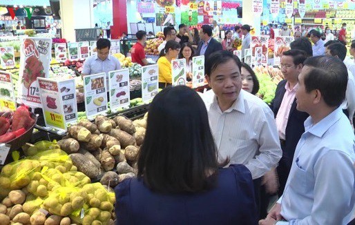 tien giang se ho tro tien dien, thue muon kho bai tieu thu nong san hinh 2