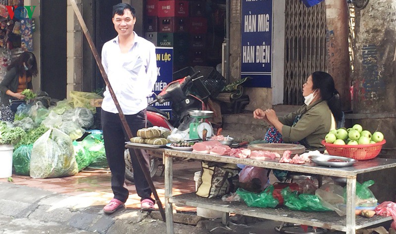 sieu thi, cho "ngap" hang, nguoi mua thua thot hinh 8