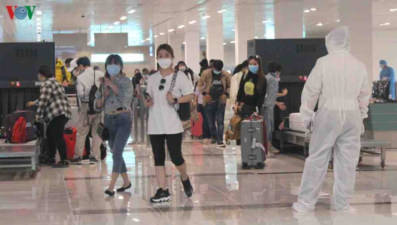 anh: cang hang khong quoc te can tho don 762 cong dan viet nam hinh 2