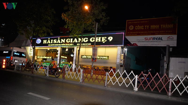 nhieu nha hang, quan nhau phot lo chi dao dong cua cua ubnd tphcm hinh 2