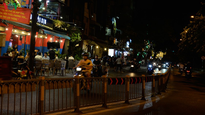 nhieu nha hang, quan nhau phot lo chi dao dong cua cua ubnd tphcm hinh 4