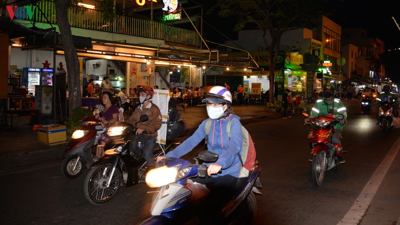 nhieu nha hang, quan nhau phot lo chi dao dong cua cua ubnd tphcm hinh 9
