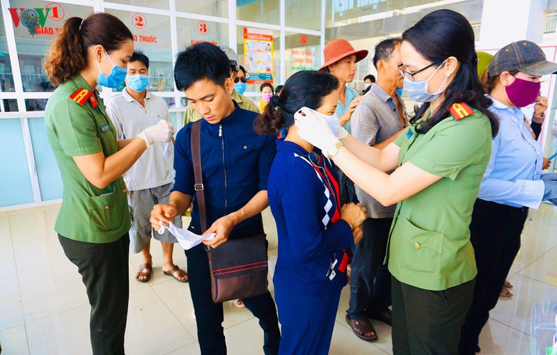 tang 6.000 khau trang cho luc luong phong, chong dich covid-19 hinh 2