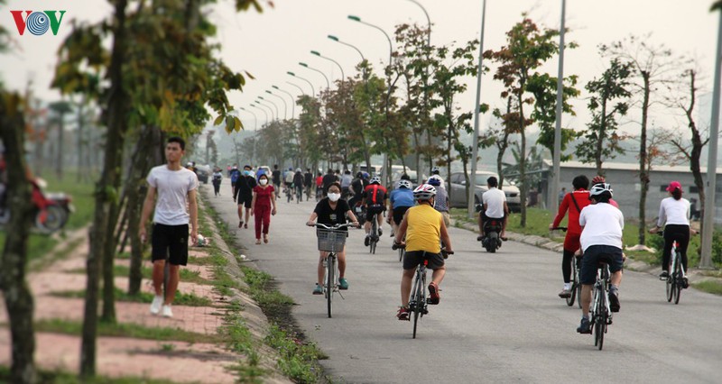 cong an tp vinh nhac nho nguoi dan khong ra duong de cach ly xa hoi hinh 1