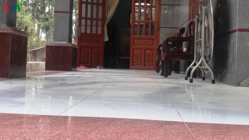 dan kho vi bui duong dan vao cong ty gach dong nam a hinh 4
