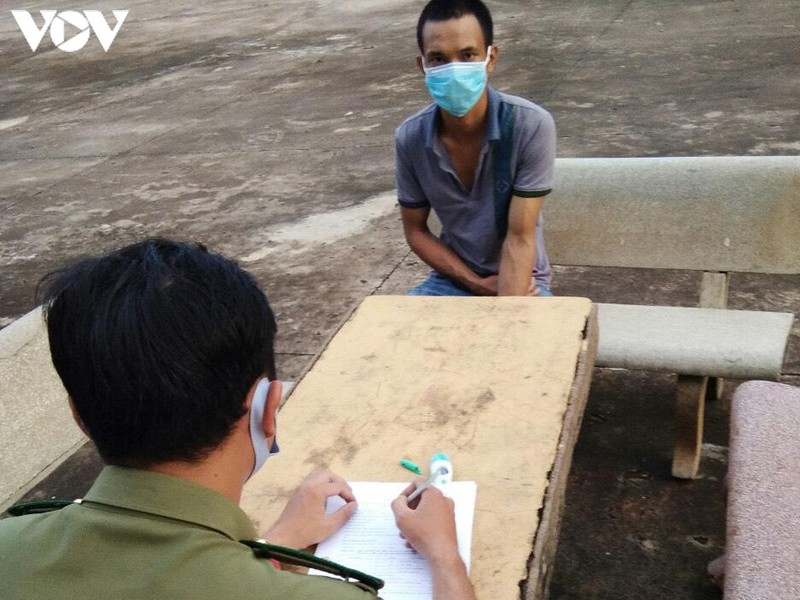 nam thanh nien o binh phuoc tron khoi noi cach ly bi phat 5 trieu dong hinh 1