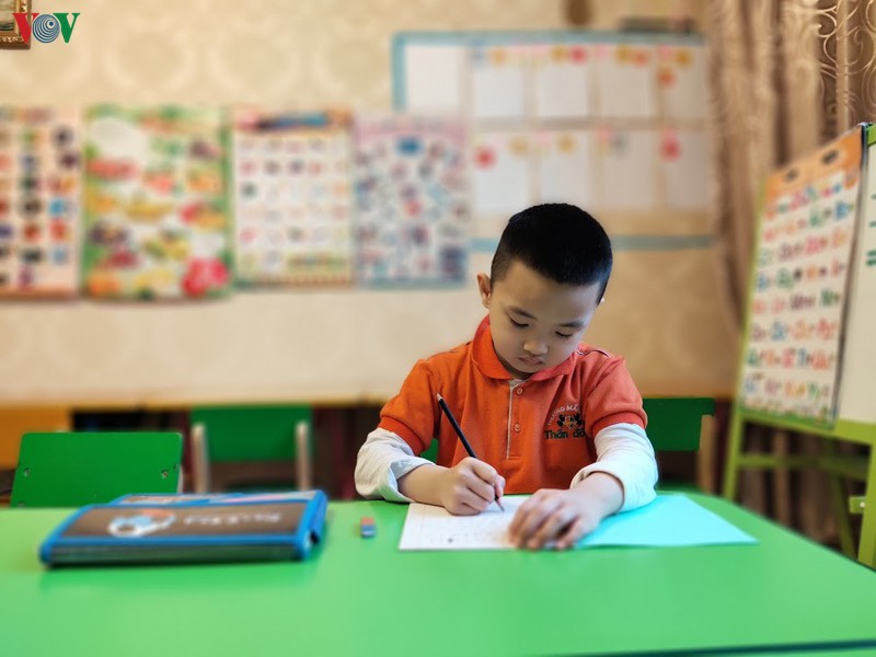 nhung co giao het long day hoc tieng viet cho kieu bao o nga  ​ hinh 1