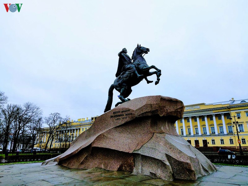 nhung diem du lich noi tieng khong the bo qua o saint petersburg, nga hinh 8
