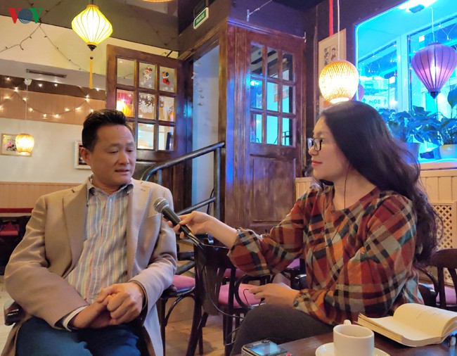 nguoi viet o saint petersburg du gap kho khan van song lac quan hinh 1