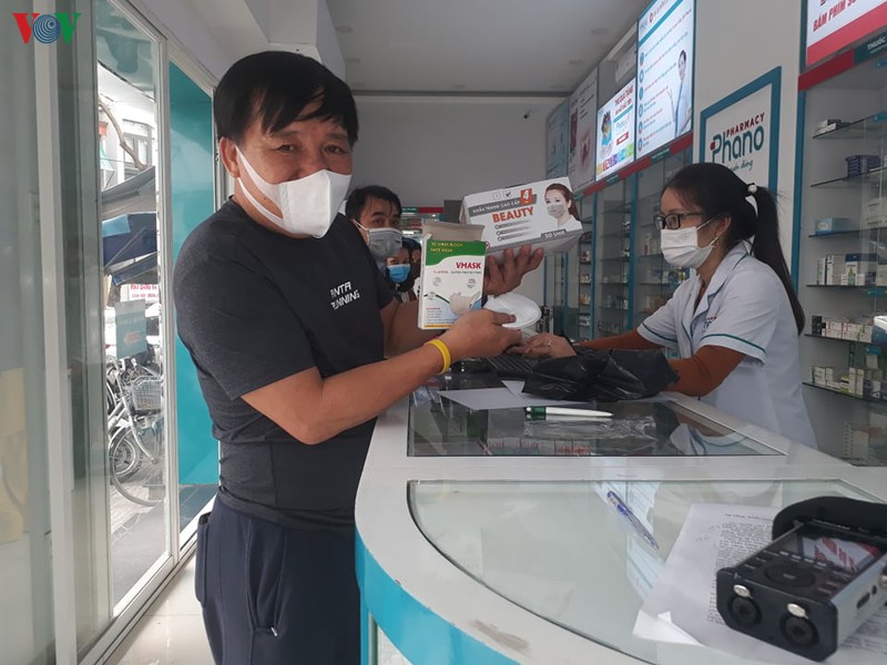 xu ly gan 1.200 cua hang ban khau trang vi pham hinh 1
