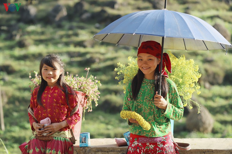 nhung nu cuoi hon nhien cua tre em vung cao ngay giap tet  hinh 1