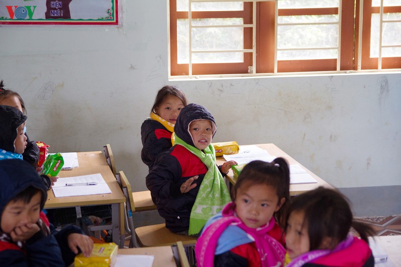 nhung nu cuoi hon nhien cua tre em vung cao ngay giap tet  hinh 3