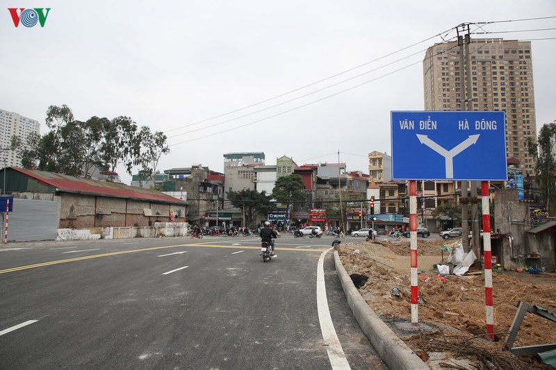 ha noi: thong xe tuyen so 1, duong bt chu van an hinh 1