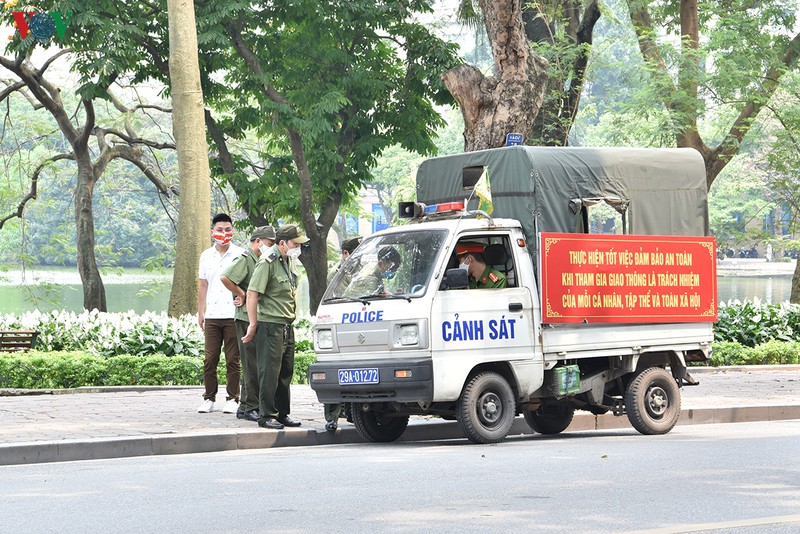 dung hoat dong kinh doanh, khu pho co hoan kiem it nguoi...nhu tet hinh 11