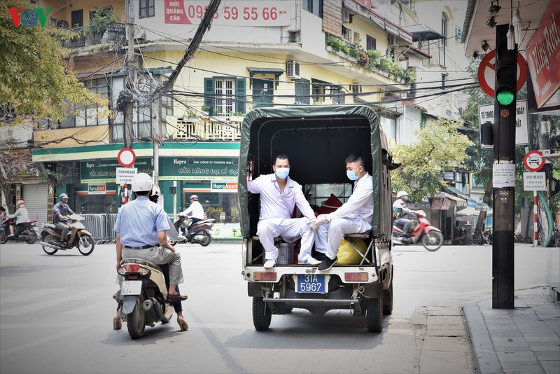 dung hoat dong kinh doanh, khu pho co hoan kiem it nguoi...nhu tet hinh 14