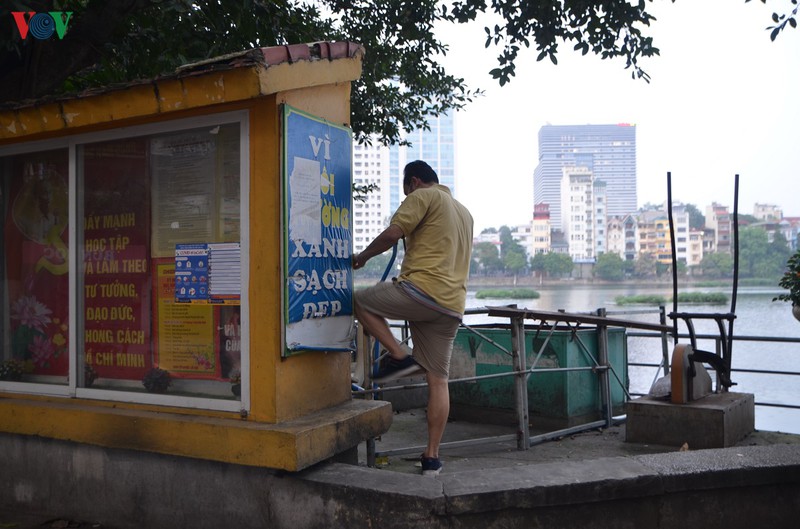 "phớt lờ" cách ly xã hội, người dân hà nội vẫn "vô tư" tập thể dục hình 8 "phot lo" cach ly xa hoi, nguoi dan ha noi van "vo tu" tap the duc hinh 8