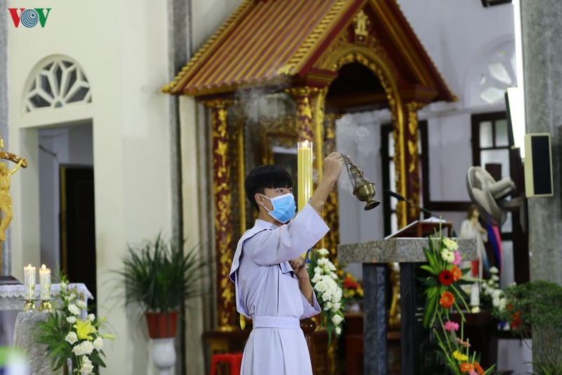 ảnh: nhà thờ ở hà nội vắng lặng dịp lễ phục sinh, tổ chức trực tuyến tránh covid-19 hình 11 anh: nha tho o ha noi vang lang dip le phuc sinh, to chuc truc tuyen tranh covid-19 hinh 11