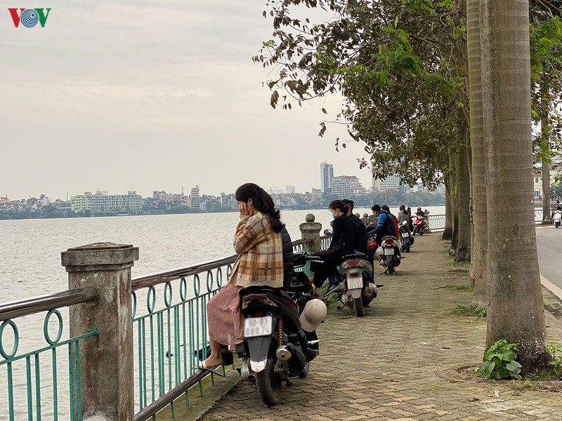 nguoi dan chu quan truoc dich, do ra ho tay "hong gio" dip cuoi tuan hinh 5