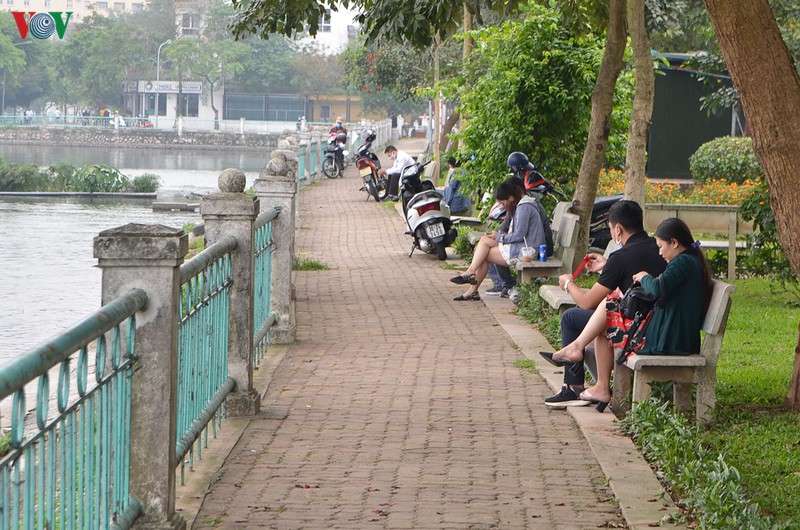 nguoi dan chu quan truoc dich, do ra ho tay "hong gio" dip cuoi tuan hinh 9