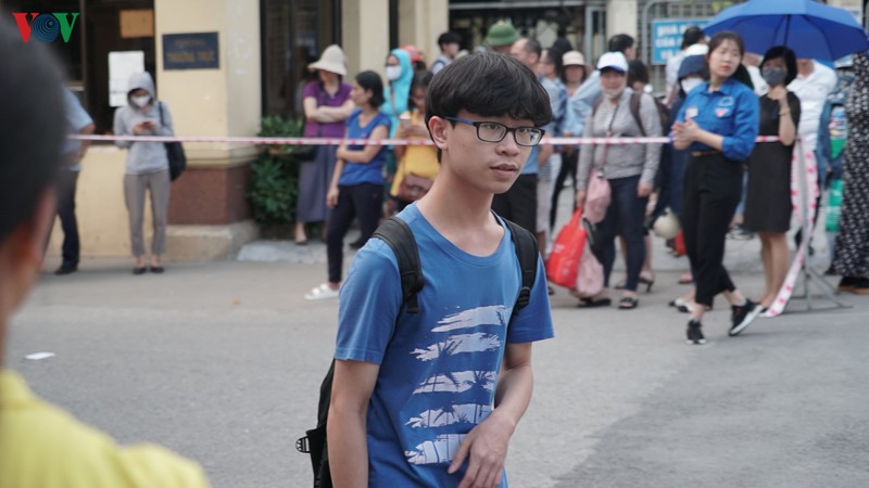 de thi chuyen vat ly lop 10 thpt chuyen khoa hoc tu nhien: kho va phuc tap hinh 1