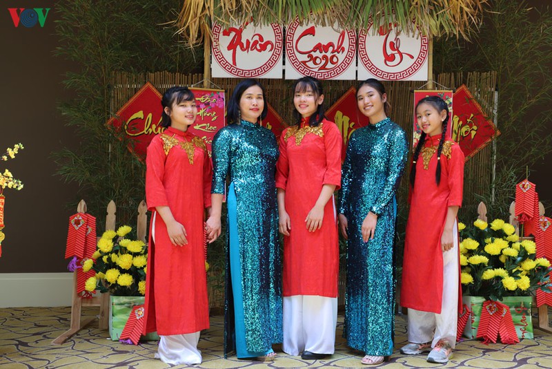 kieu bao australia quay quan don tet canh ty tai canberra hinh 2