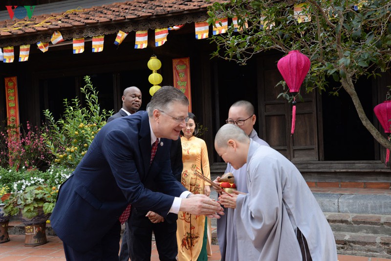 dai su my tham chua kim lien, tha ca chep tien ong cong ong tao ve troi hinh 3