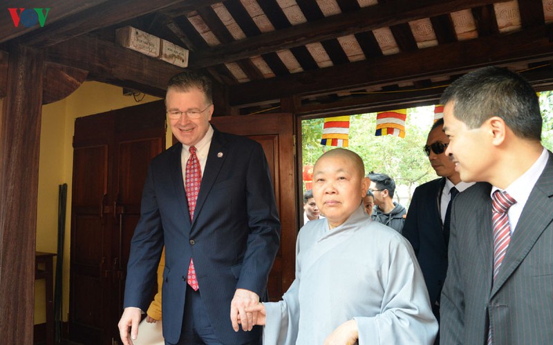 dai su my tham chua kim lien, tha ca chep tien ong cong ong tao ve troi hinh 4