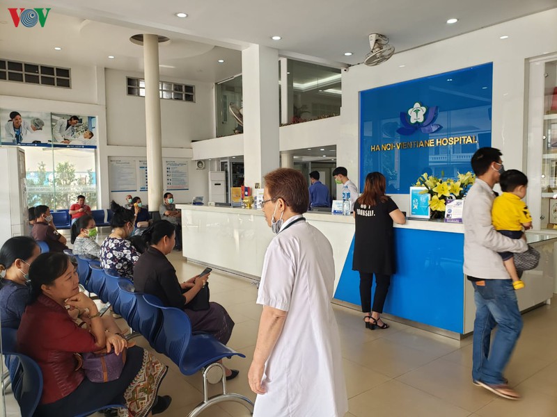 nghia tinh thay thuoc viet tren dat ban lao hinh 1