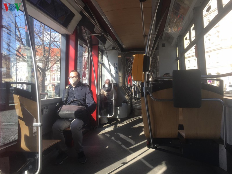 chum anh: buc tranh praha (sec) am dam giua dai dich covid-19 hinh 3