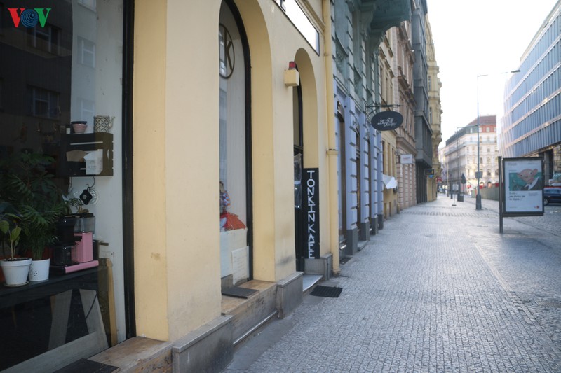 chum anh: buc tranh praha (sec) am dam giua dai dich covid-19 hinh 7