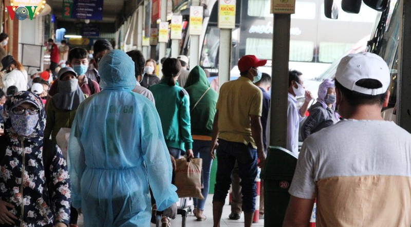 cac ben xe tai tp.hcm truoc gio "g": noi tap nap, cho vang hoe hinh 1