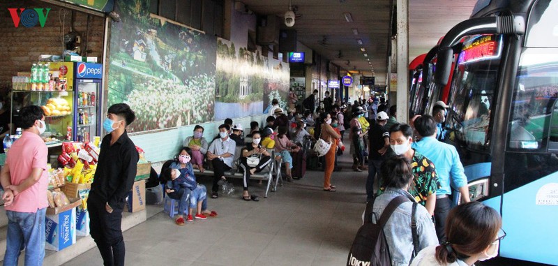 cac ben xe tai tp.hcm truoc gio "g": noi tap nap, cho vang hoe hinh 3