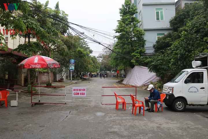nha 5 tang bat ngo nghieng manh, nhieu ho dan phai so tan hinh 2