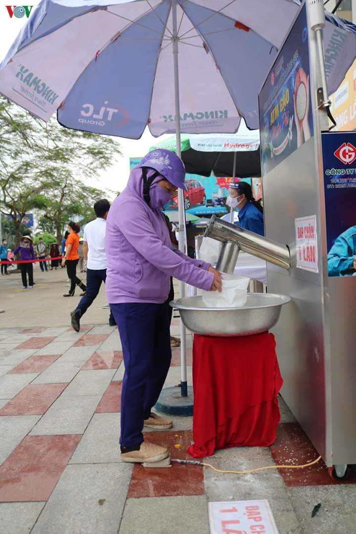 hai phong co cay  "atm gao" dau tien hinh 3