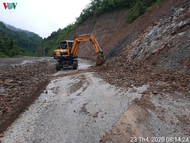 hon 800 vi tri tren cac tuyen giao thong o son la sat lo do dong loc hinh 2