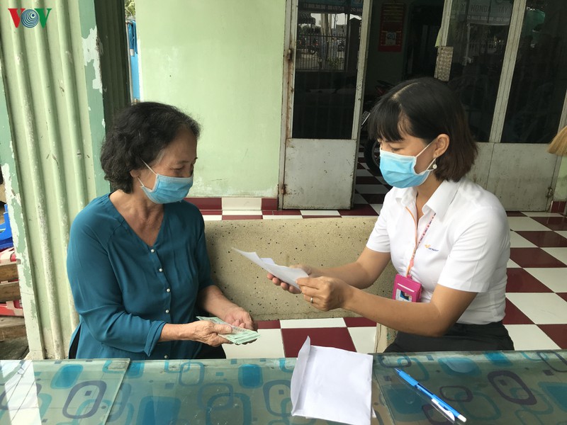 chi tra luong huu, bao hiem xa hoi tan nha trong mua dich covid-19 hinh 1