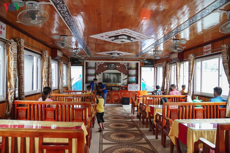 quang ninh cho phep noi lai hoat dong luu tru tren vinh ha long hinh 1