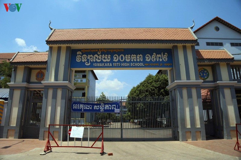 campuchia tiep tuc dong cua cac truong hoc de ngan chan dich covid-19  hinh 1