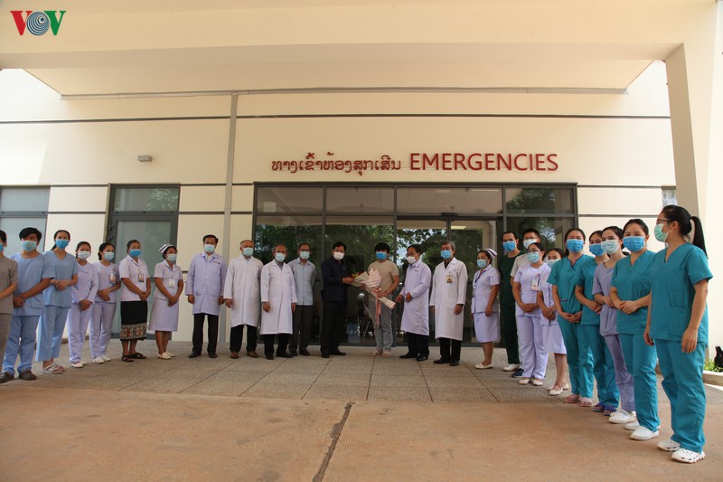 benh nhan covid-19 cuoi cung cua lao xuat vien hinh 1