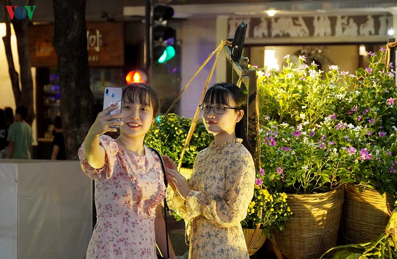 chuoi hoat dong ky niem 44 nam ngay tp. sai gon-gia dinh mang ten bac  hinh 12